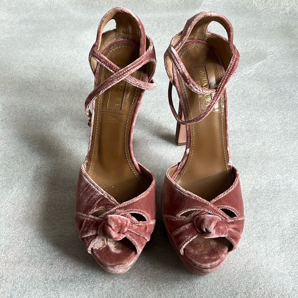 Aquazzura/ used/ rose pink/ velvet/ calf leather/ knot detailing/ size 6.